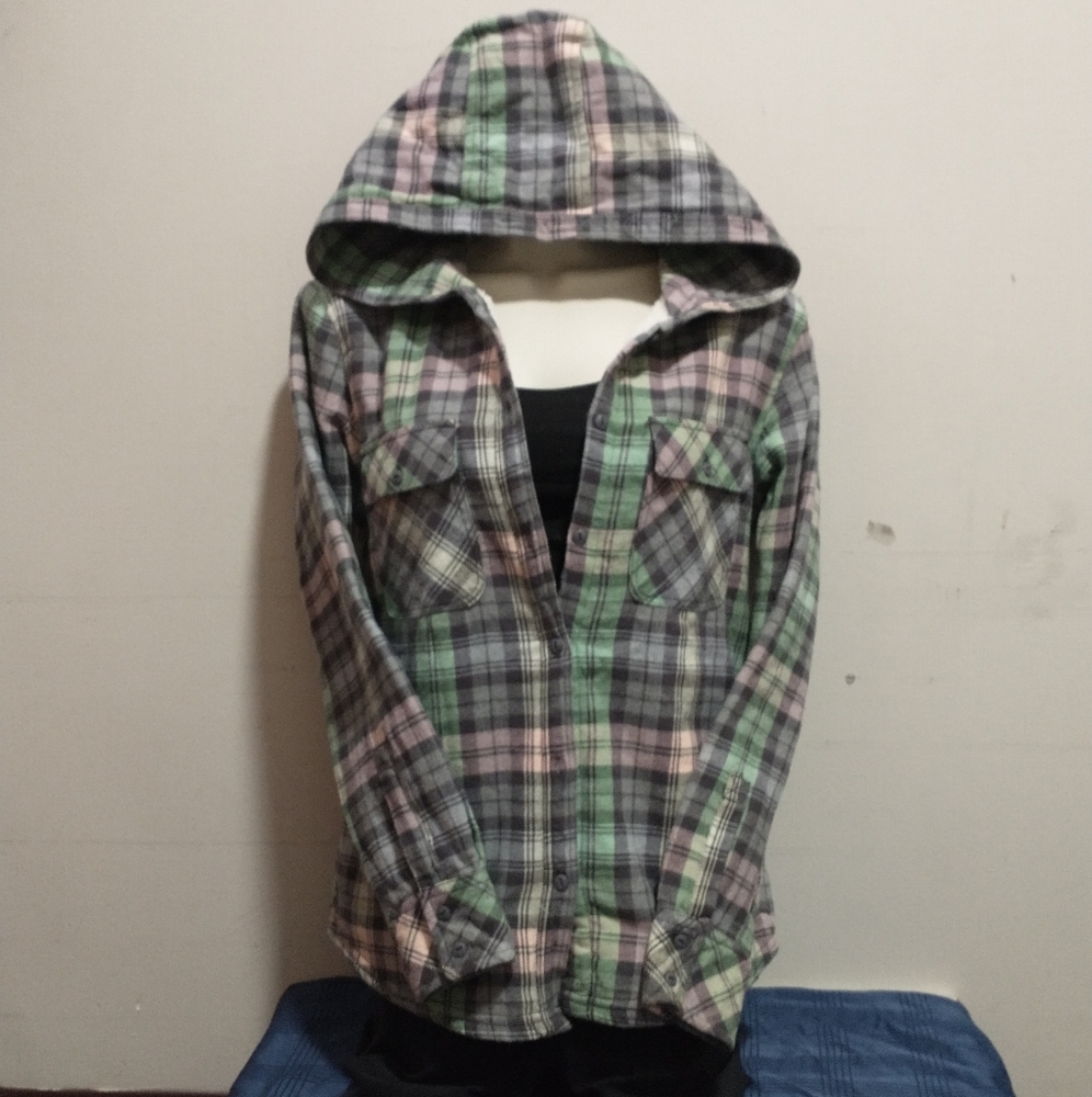 Small Boston Traders The Bark of Quality Grey, Pink and Green Button-Up Flannel